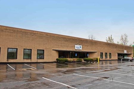 Photo of commercial space at 831-841 Green Crest Dr in Westerville