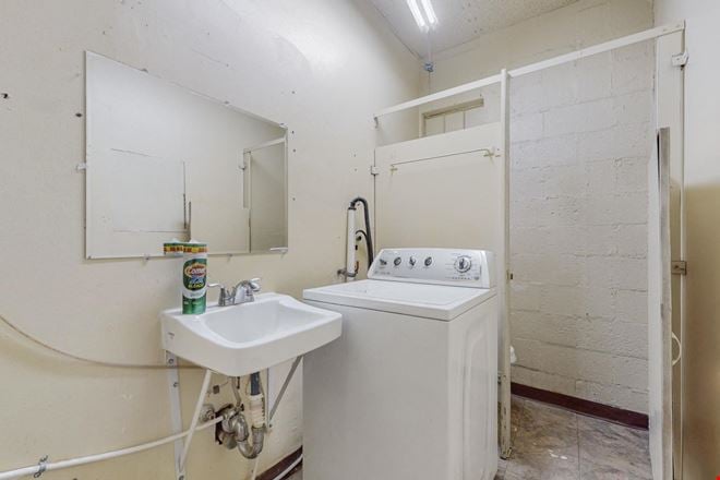 1823 Commercial St NE Suite A