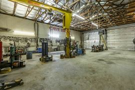 LARGE INDUSTRIAL MAINTENANCE & REPAIR SHOP NEAR MERCK & MILLERCOORS