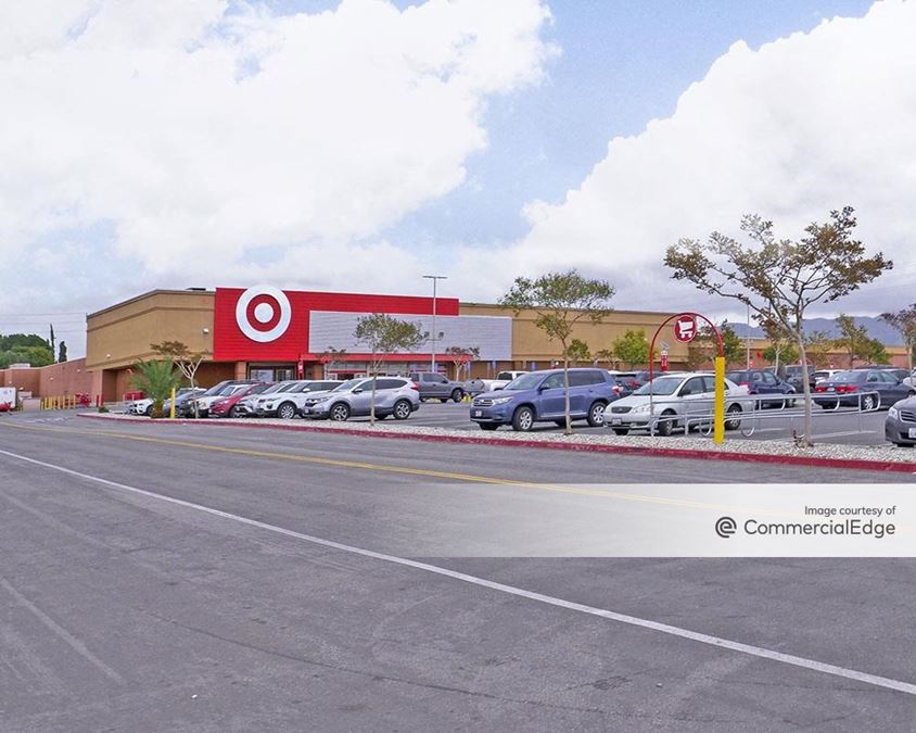 11051 Victory Blvd 11051 Victory Blvd Retail Building