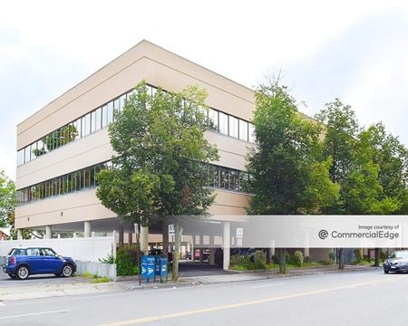 Commercial space for Rent at 10 East Merrick Road in Valley Stream