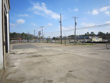 Photo of commercial space at 8050 Mansfield Rd. in Shreveport