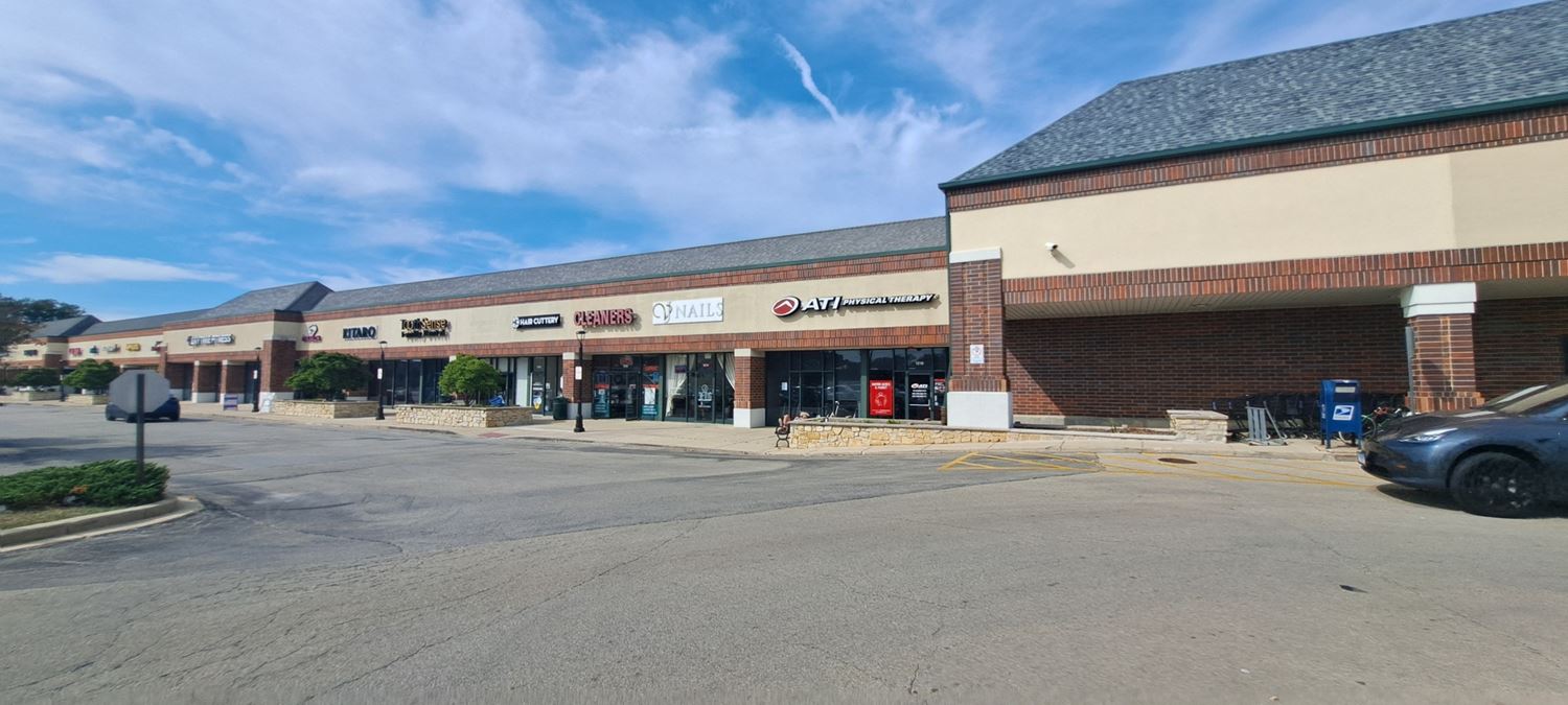 ±3,000 SF Unit Available at Centennial Plaza