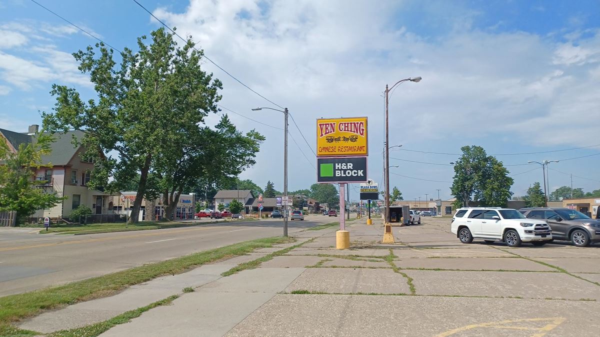 Retail in Clinton