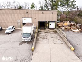 FOR LEASE: Commercial/Flex Building