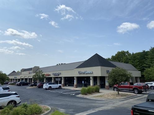Shoppes at Barry Plaza
