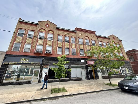 6359 S Kedzie - +/-1,200 SF Commercial Storefront For Lease