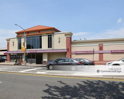 Stop & Shop Anchored Shopping Center