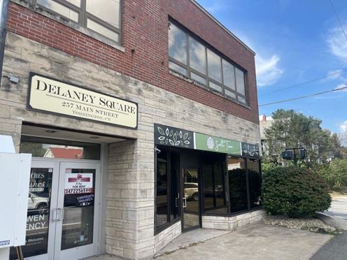 257 Main St