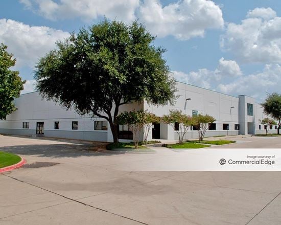 Prologis Plano Distribution Center - 2901 & 3001 Summit Avenue