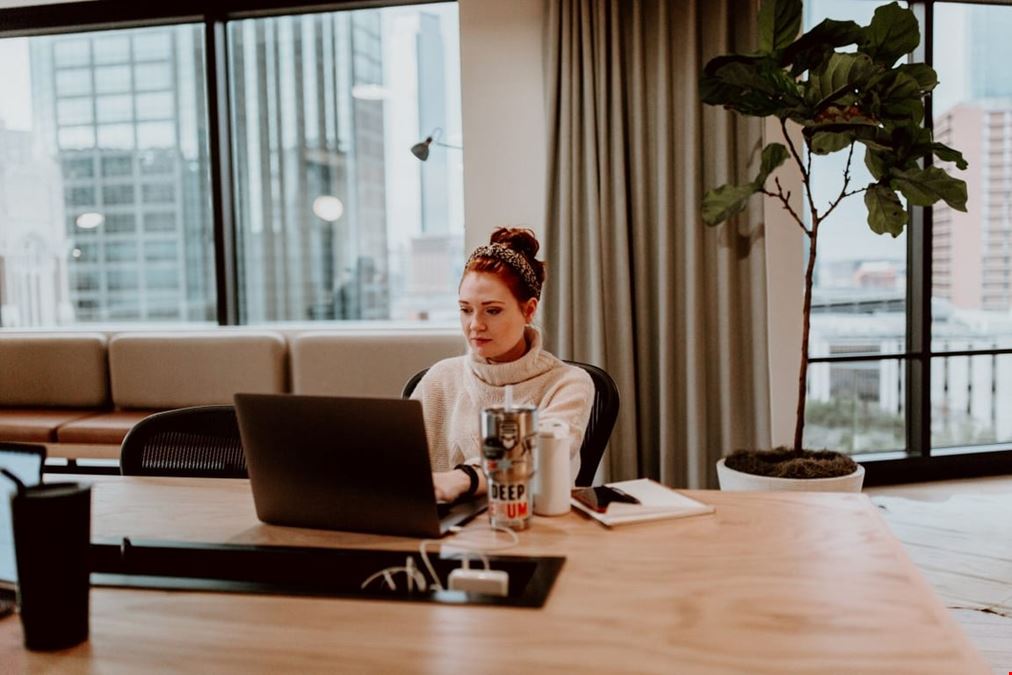 Common Desk - Downtown Dallas