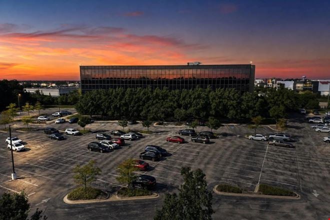REO Sale: Highland Oaks I | Chicago-Suburb Office Asset