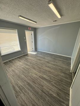 305 N Redbud Ave
