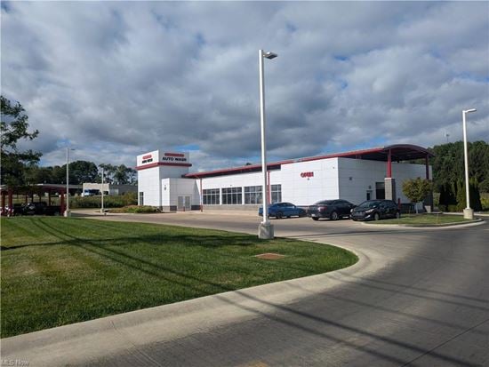 2606 Green Rd, Madison, OH 44057
