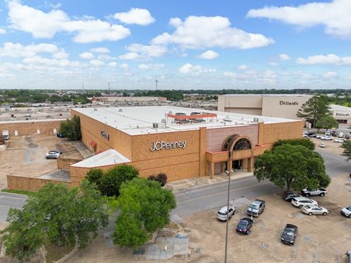 ±122,512 SF Box | JCP at Acadiana Mall | Lafayette, LA