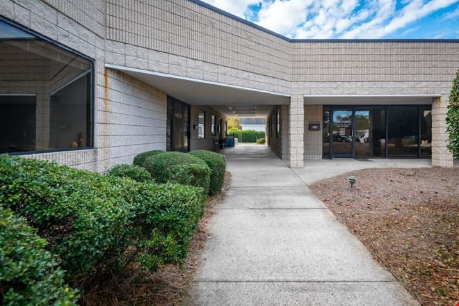 Influx Business Hub - East Arlington