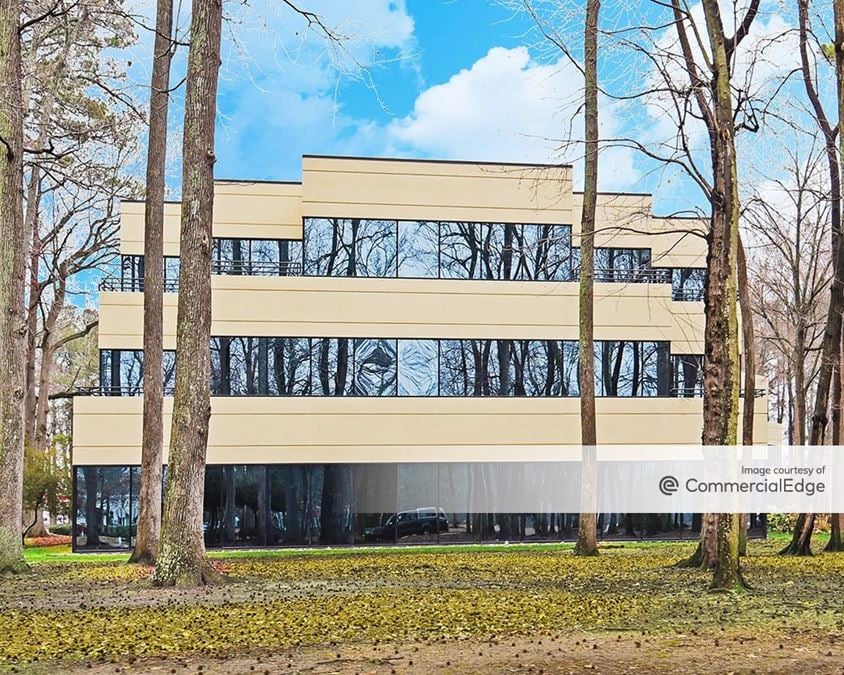 Hampton Roads Center South Campus - Oxford Plaza
