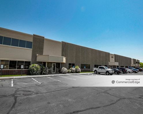 Crossroads of Oakdale - 7250 Hudson Blvd North