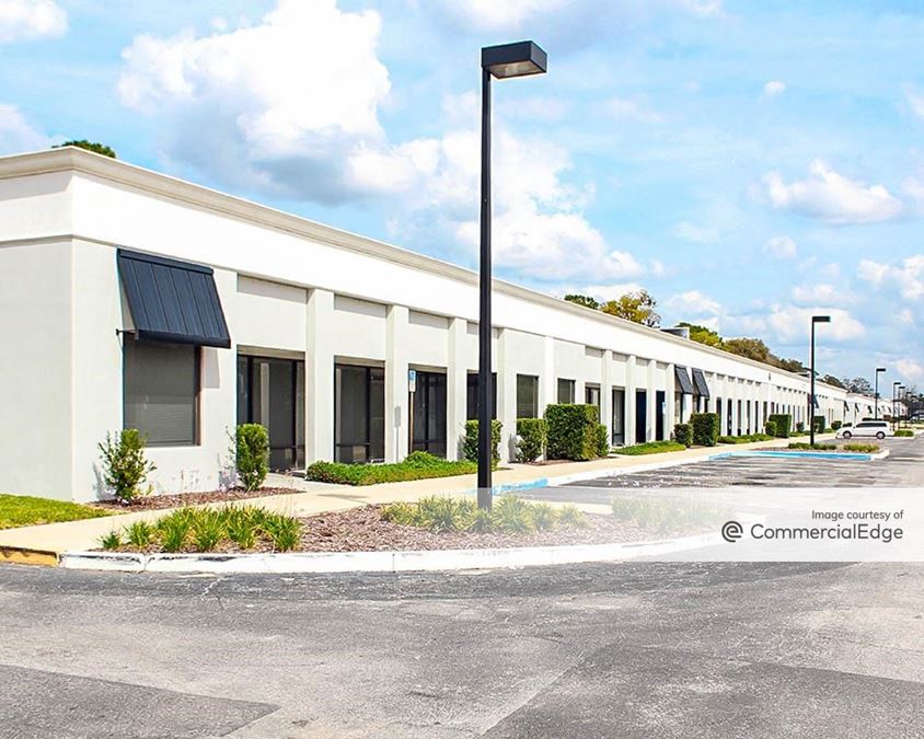 Live Oaks Center 102 South Live Oaks Blvd Office Building