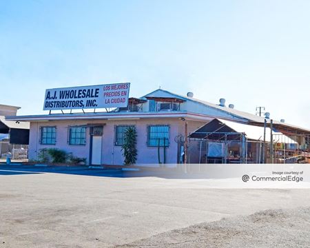 Industrial space for Rent at 6925 North Paramount Blvd in Long Beach