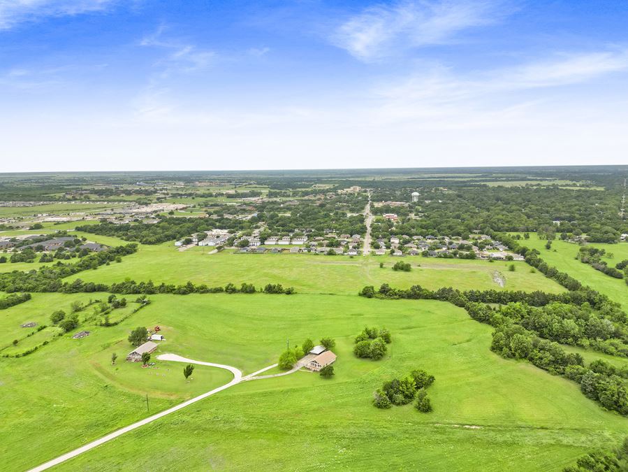 Prime 23.6 Acres in Rapidly Growing Corsicana – Zoned Residential & Commercial, Development-Ready