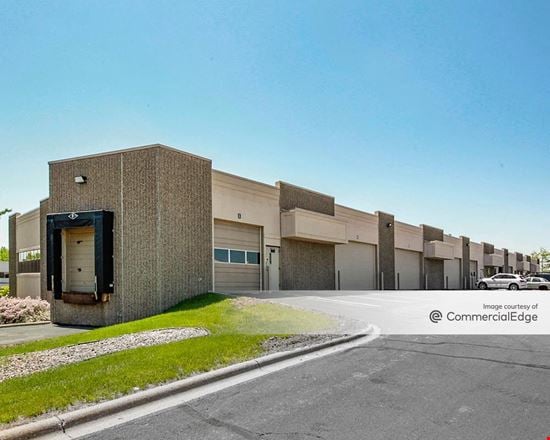 Crossroads of Oakdale - 7200 Hudson Blvd North