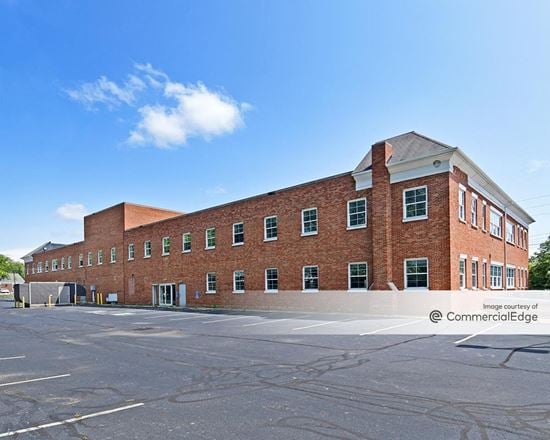 21111 Chagrin Blvd