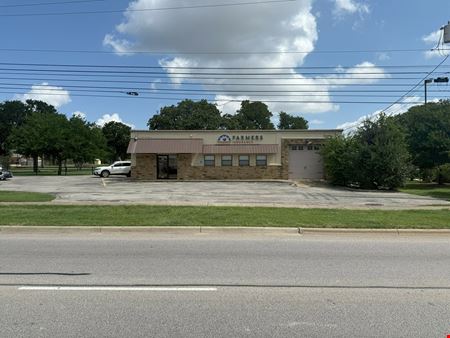 Photo of commercial space at 1112 W University Ave in Georgetown