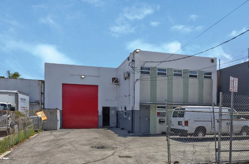 1882 NW 22 ST