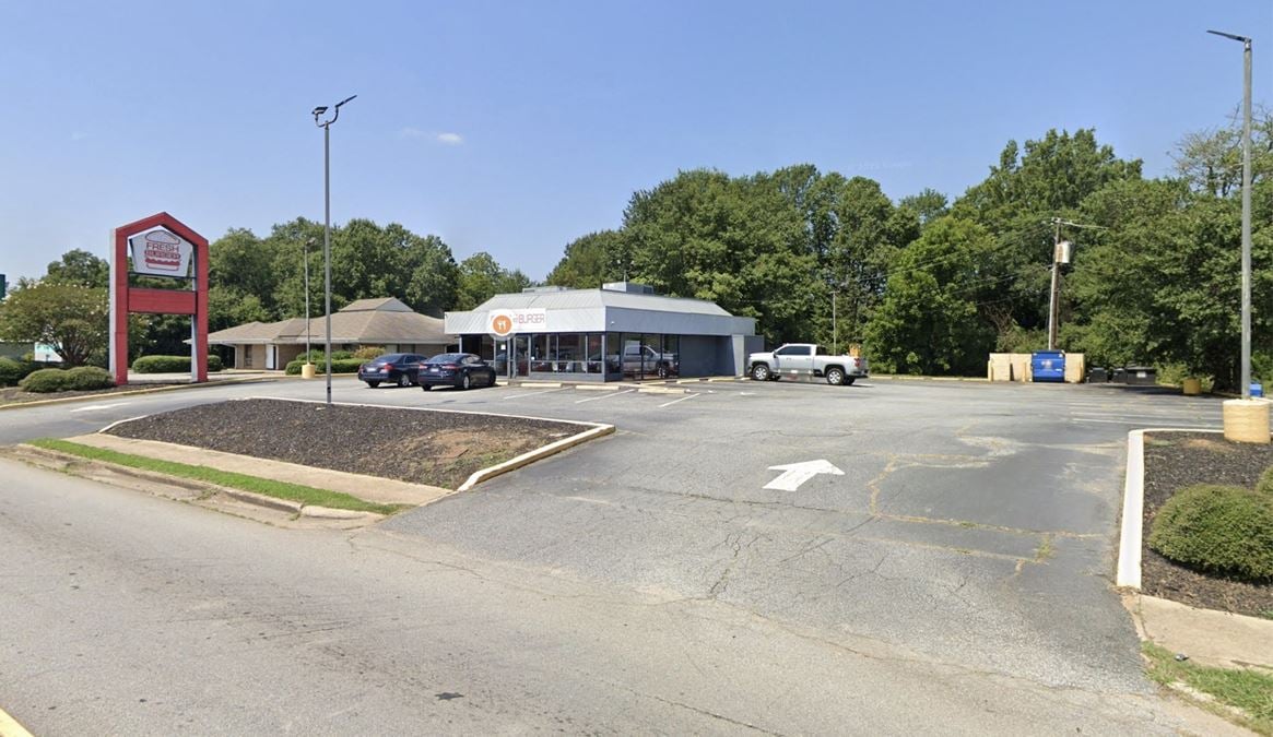 Fast Service Restaurant with Drive Thru