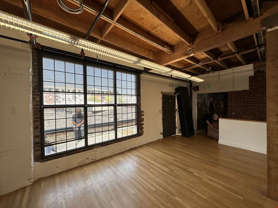 2737 Larimer St (Office Space)