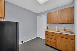 3S340 Rockwell St, Warrenville, IL 60555