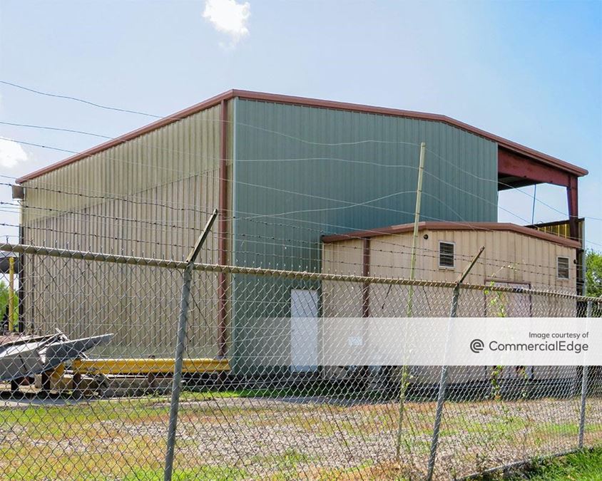 7402 Eastex Fwy, Houston, TX industrial Building