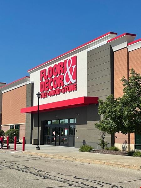 Retail space for Rent at SWC Randall Road & Harnish Drive in Algonquin
