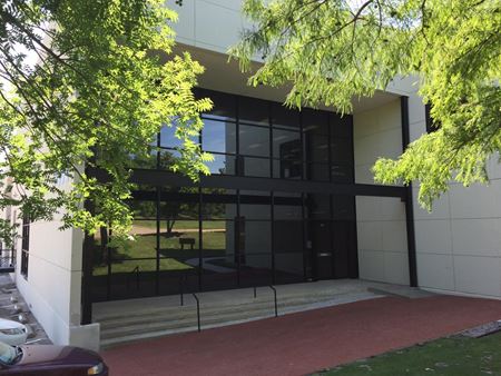 Commercial space for Rent at 350 E Royal Lane in Irving