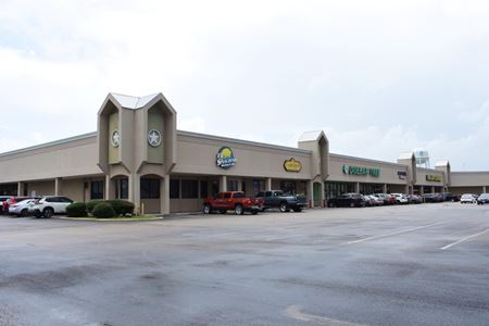 Retail space for Rent at 1705 Garth Rd in Baytown