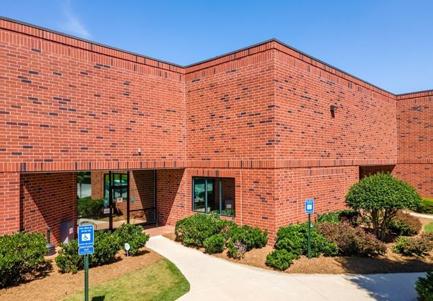 2192 Eastview Parkway Northeast