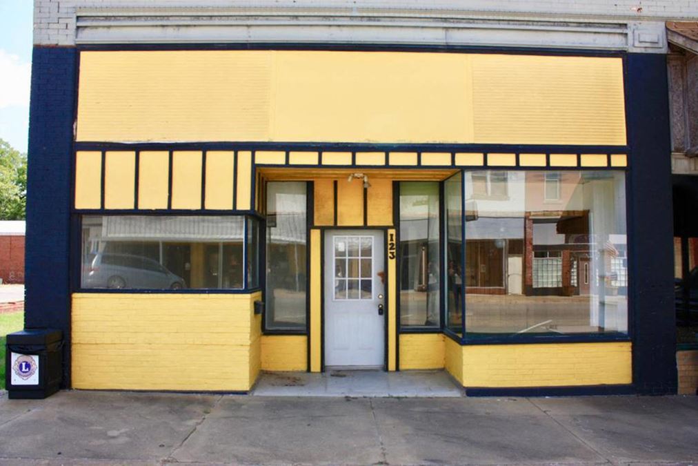 $1 Auction I Retail W/Apartment Option Upstairs I +/-2,214 SF