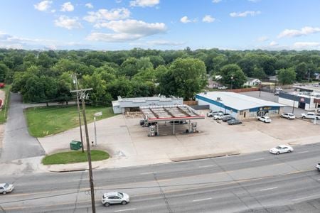 Retail space for Sale at 401 N Timberland Dr in Lufkin