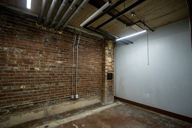 Suite 400 | 912 Lady St