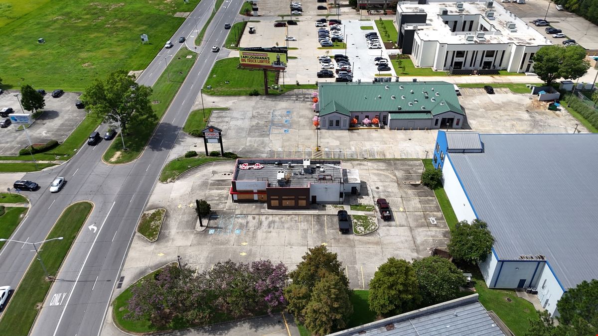 Vacant Free Standing QSR For Lease