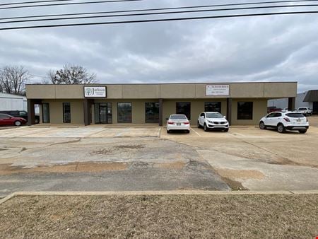 Photo of commercial space at 4008 West Main Street in Tupelo