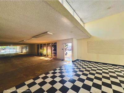 2084 E Foothill Blvd