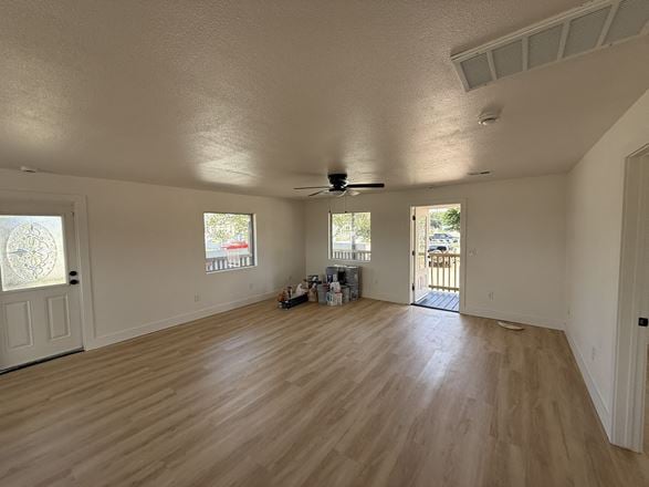 405 8th St, Kemah TX 77565- Office/Retail Opportunity