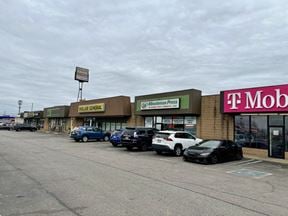 2,150-6,701 SF | 2715 S Front St | Shopping Center Spaces Available