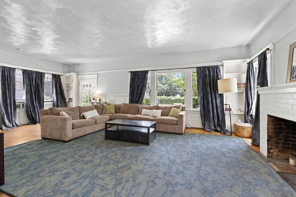 544 W 3rd Street