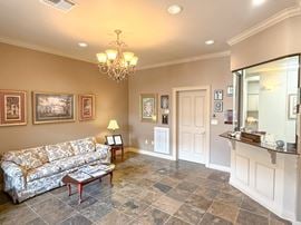 Move-In-Ready Office Suite on Bluebonnet Blvd
