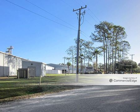 Photo of commercial space at 914 Hall Park Road in Green Cove Springs