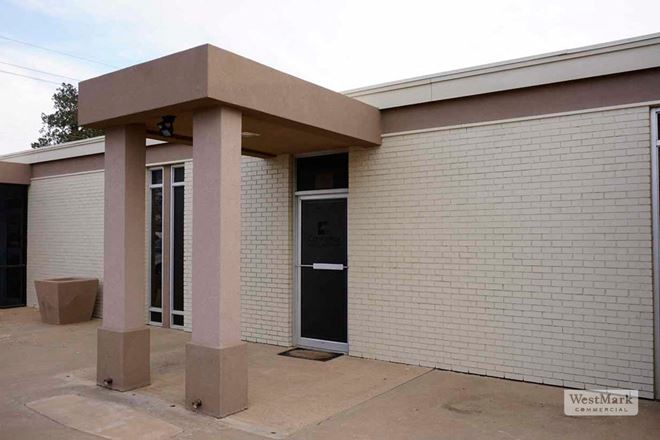 Elgin Square Office Plaza
