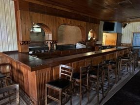 Freestanding Former Restaurant/Bar For Lease